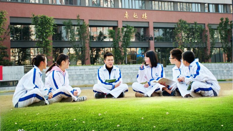PLC控制继电器：揭秘其在工业自动化中的关键保护作用